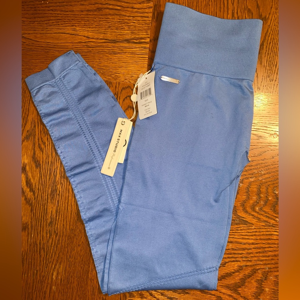 NWT MAX STUDIO PERFORMANCE LEGGINGS SZ XS/S